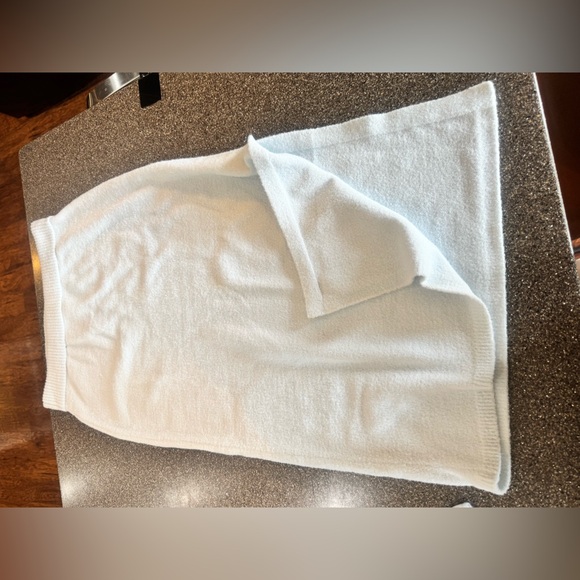 EXPRESS SKIRT AND SWEATER. BOUGHT SEPARATELY BUT SELLING AS A SET. SIZE LARGE. - Picture 7 of 11